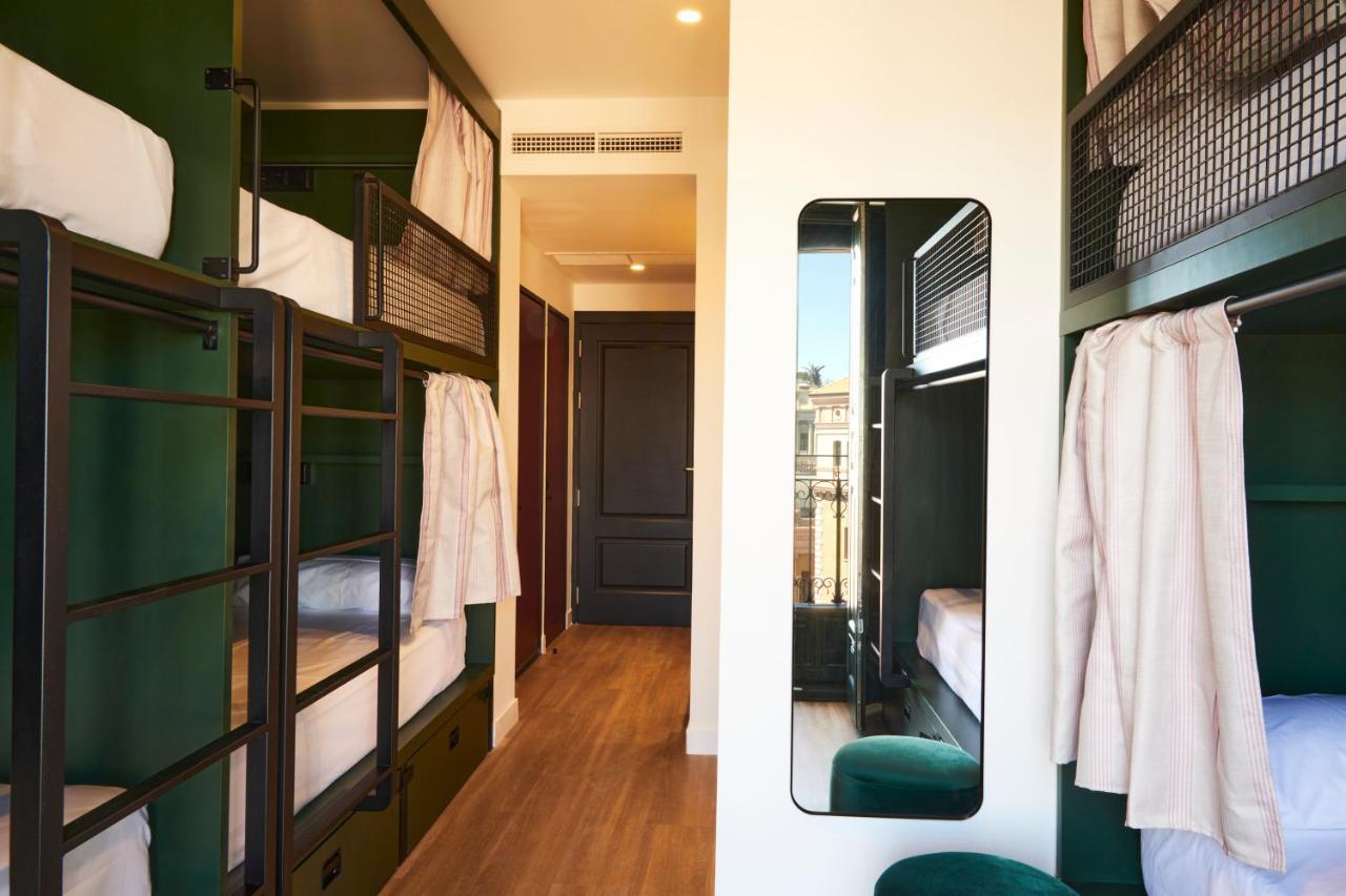 Latroupe Prado Hostel Madrid Eksteriør bilde