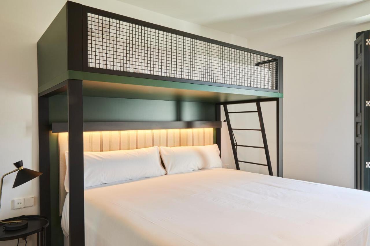 Latroupe Prado Hostel Madrid Eksteriør bilde