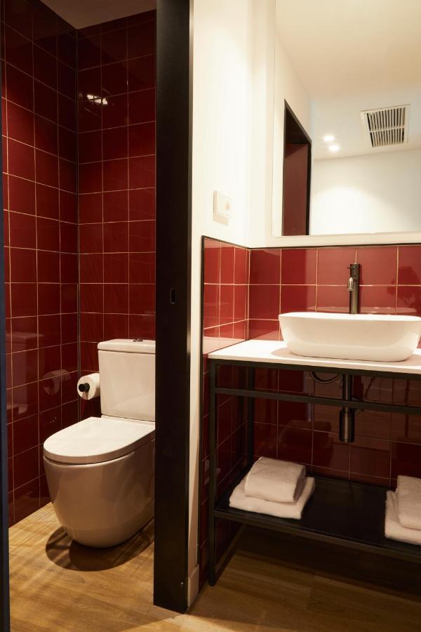 Latroupe Prado Hostel Madrid Eksteriør bilde