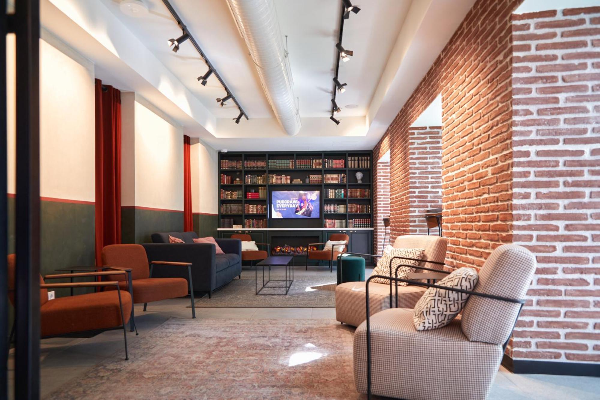 Latroupe Prado Hostel Madrid Eksteriør bilde