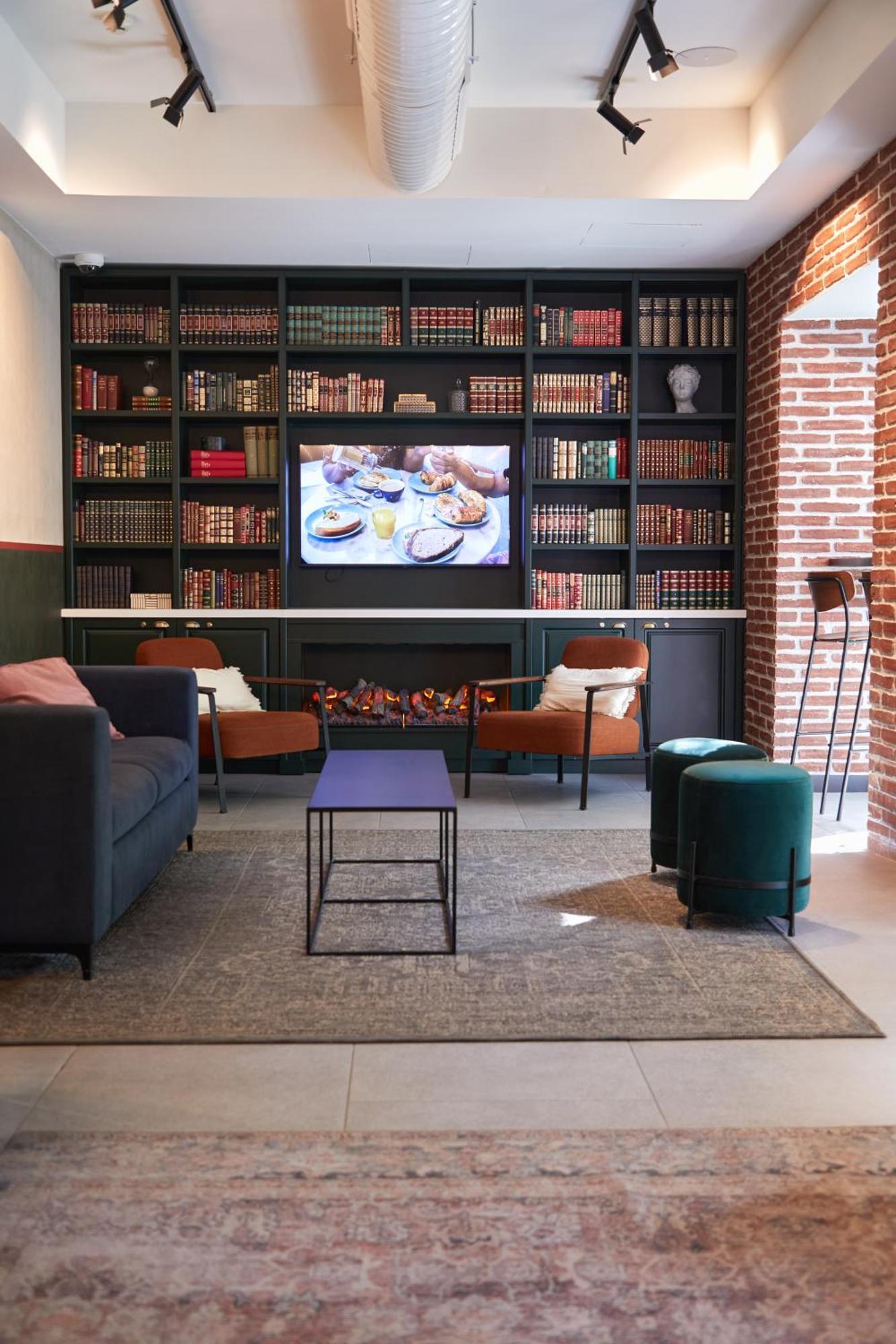 Latroupe Prado Hostel Madrid Eksteriør bilde