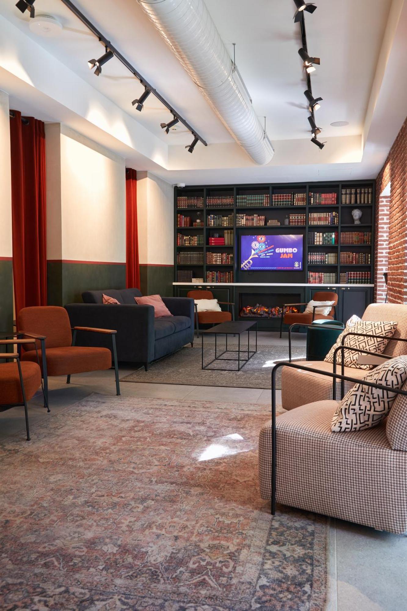 Latroupe Prado Hostel Madrid Eksteriør bilde